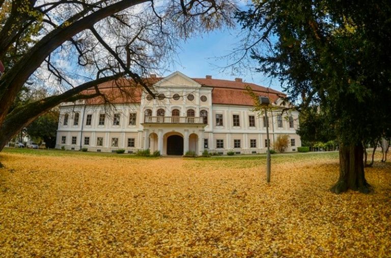 Daruvarske znamenitosti: Dvorac Janković i Lječilišni perivoj Julijev park